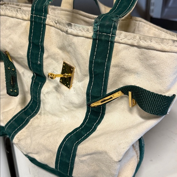 THE BOAT-YARD | a boat & tote story in VINTAGE FOREST GREEN - Picture 14 of 16